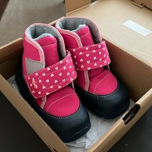 EUC Toddler insulated boots size 9